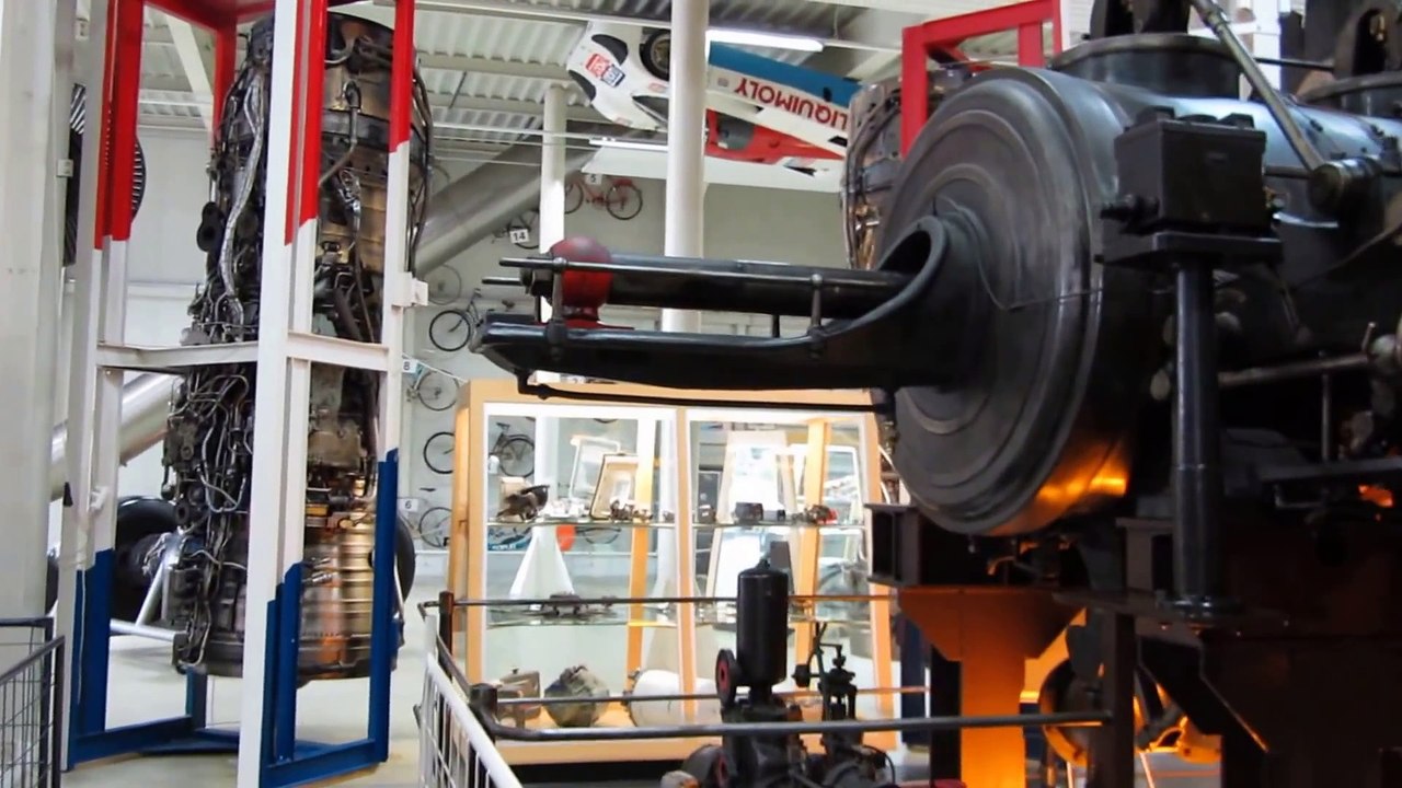 Urgewaltige Dampfmaschine in Aktion !!! Sehr beeindruckend !!!