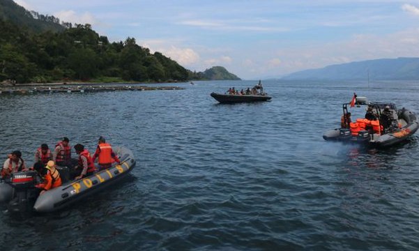 Basarnas Temukan Badan Kapal Tenggelam di Danau Toba