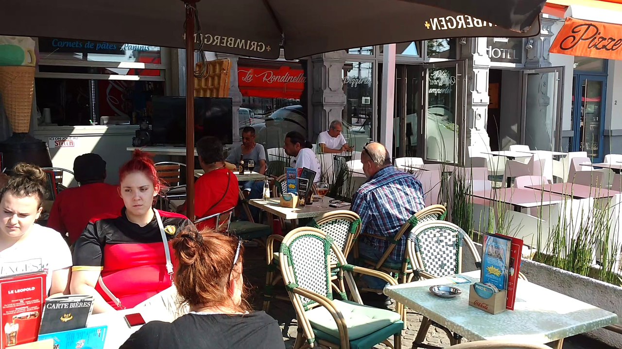 Mons: Minute de silence en l'honneur de Jean-François au café Léopold