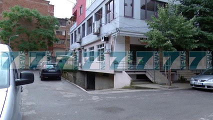 TRE TE PLAGOSUR ME ARME ZJARRI NE KINOSTUDIO PAS NJE SHERRI - News, Lajme - Kanali 19