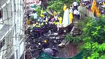 Самолет потерпел крушение в Мумбаи