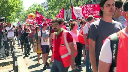 SNCF, services publics: FO et la CGT défilent ensemble à Paris