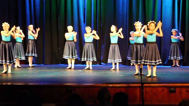 ΑΛΛΗ ΜΙΑ ΚΑΤΑΠΛΗΚΤΙΚΗ ΒΡΑΔΙΑ ΧΟΡΟΥ ΑΠΟ ΤΗΝ ΕΥΞΕΙΝΟ ΛΕΣΧΗ ΝΑΟΥΣΑΣ