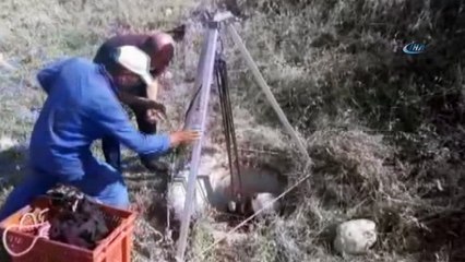 Su kuyusuna düşen keçiyi itfaiye kurtardı