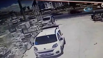 Antalya’da Feci Kaza, Jandarma Uzman Erbaş Motosikletiyle Otomobile Çarptı