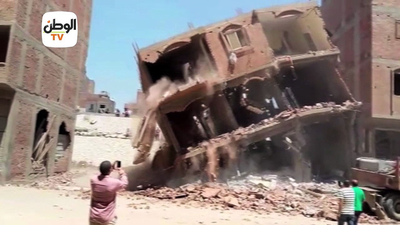 الجيزة تواجه "مافيا العقارات المخالفة" بإزالة ٥ عقارات بالبراجيل