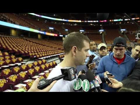 Brad Stevens Celtics injury update for Amir Johnson and Isaiah Thomas ahead of Game 4 Cavs v Celtics