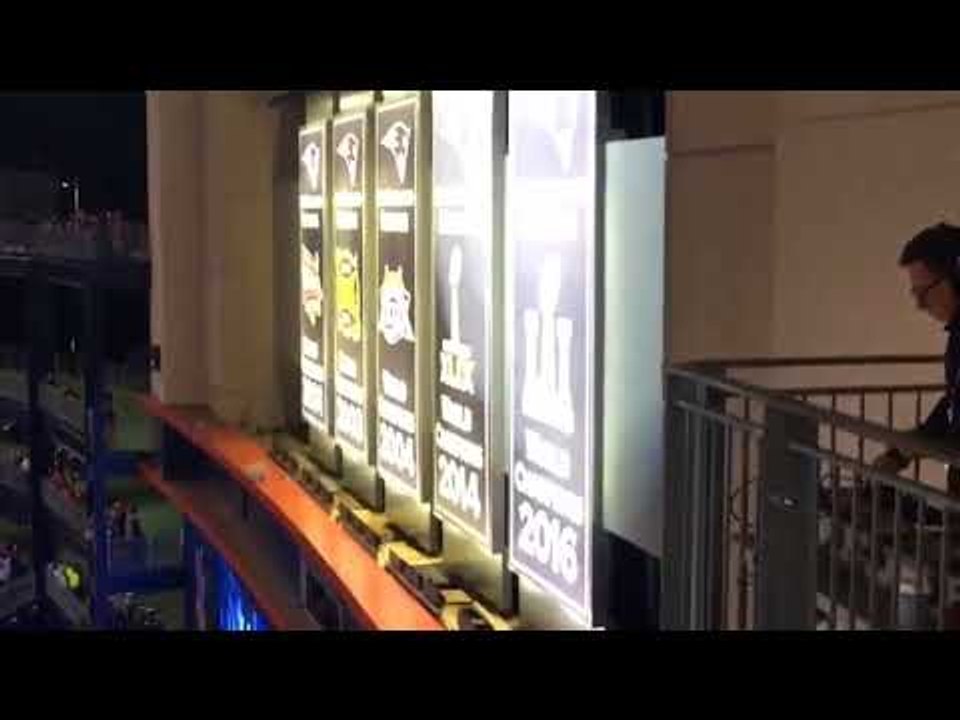 ROBERT KRAFT unveils 5th Patriots SUPER BOWL Banner before '17 NFL Opener