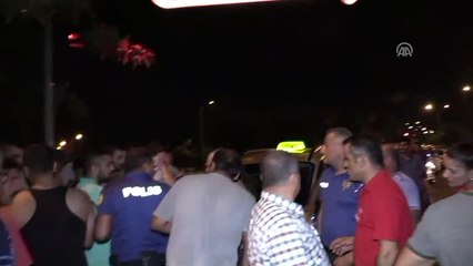 Taksiyle Çarpışan Otomobil Sulama Kanalına Düştü: 3 Yaralı