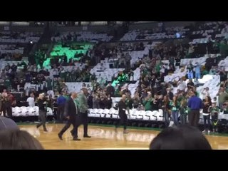 Paul Pierce walks on court for 1st time as Boston Garden erupts