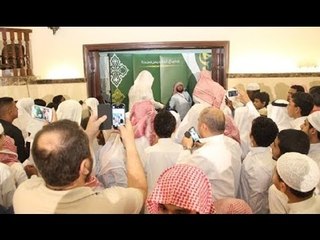 رجل عمره 70 سنة خطب الجمعة في دقيقة واحدة .. اسمع المفاجأة