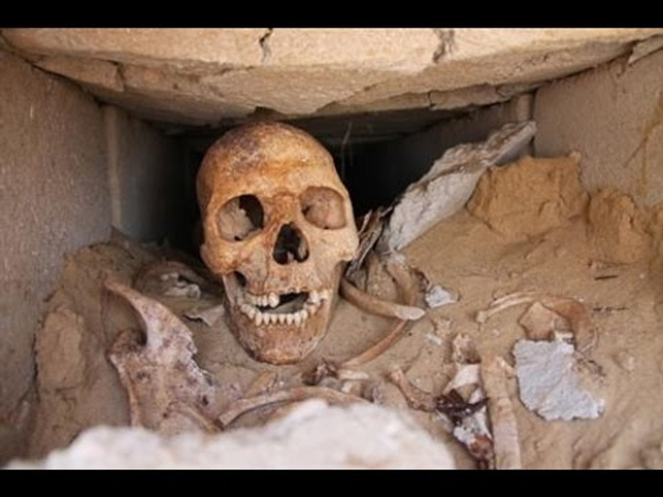 موقف مرعب | للشيخ أبي إسحاق الحويني فى المقابر