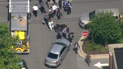 美 신문사에서 총격... "5명 사망·여러 명 부상" / YTN