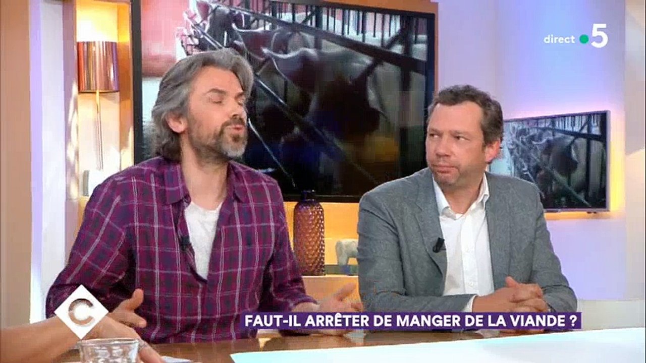 Le ton est monté hier soir entre Patrick Cohen et Aymeric Caron dans "C à vous" sur France 5 - Regardez