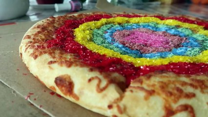 DIY EDIBLE GLITTER PIZZA!!!! (HOW THIS IS MADE WILL BLOW YOUR MIND)