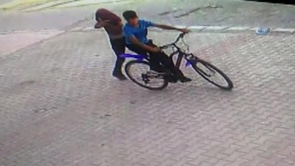 Van'da Bisiklet Hırsızları Kamerada