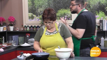 Te gatuajme me Zonjen Vjollca PJ2 Patllixhane te mbushur me gjize ne furre, Petulla me kos per mengj