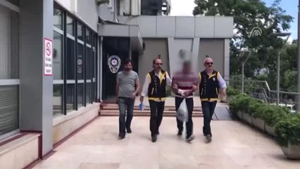 Zorla Bindiği Otomobilin Sürücüsünü Bıçakla Öldürdü