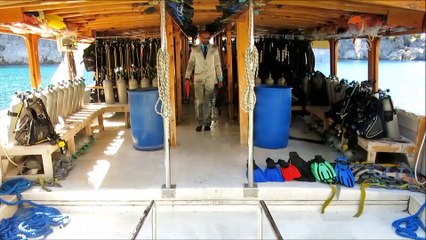 Takım elbiseyle 'su altındaki ofis'te çalıştı - MUĞLA