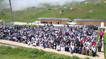 Üstü açık tarihi camide cuma namazı - GÜMÜŞHANE