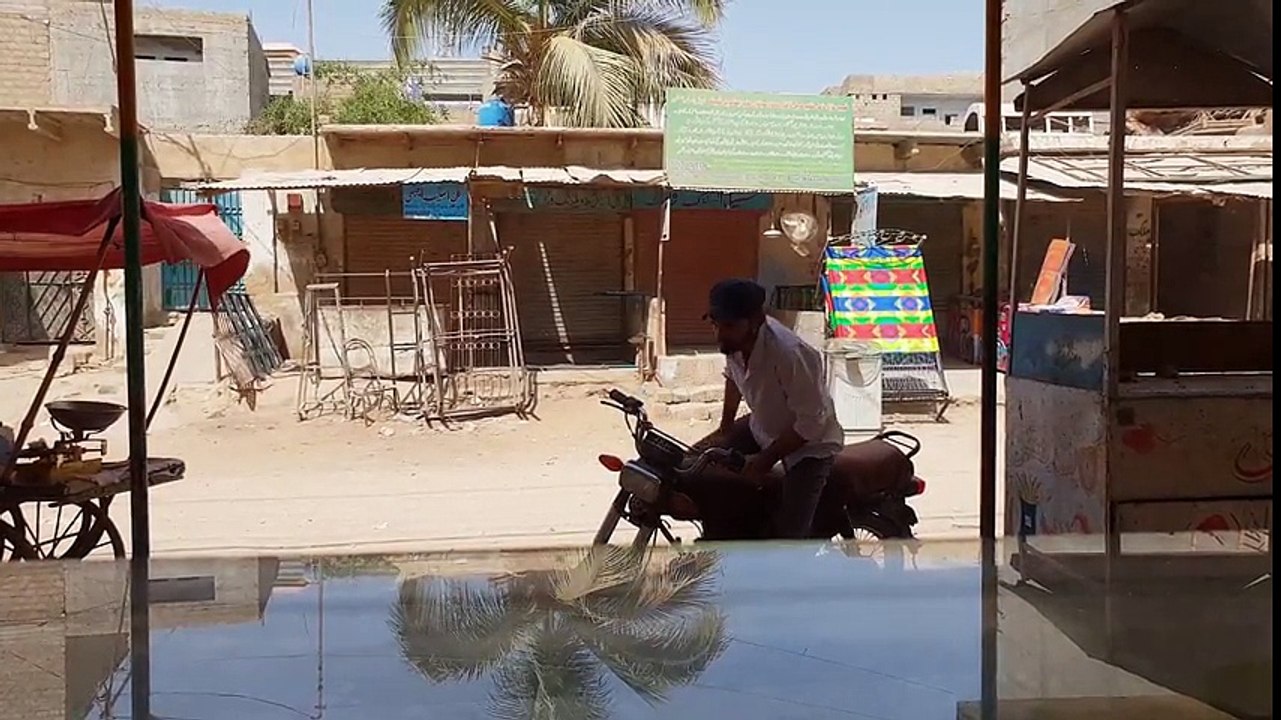 Awara Majno Aur Dhedh Hoshiyar Load Wala - Achaanak Comedians
