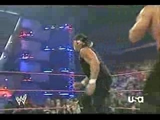 Hulk Hogan Returns to Raw to Confront Khali (12 10 07)