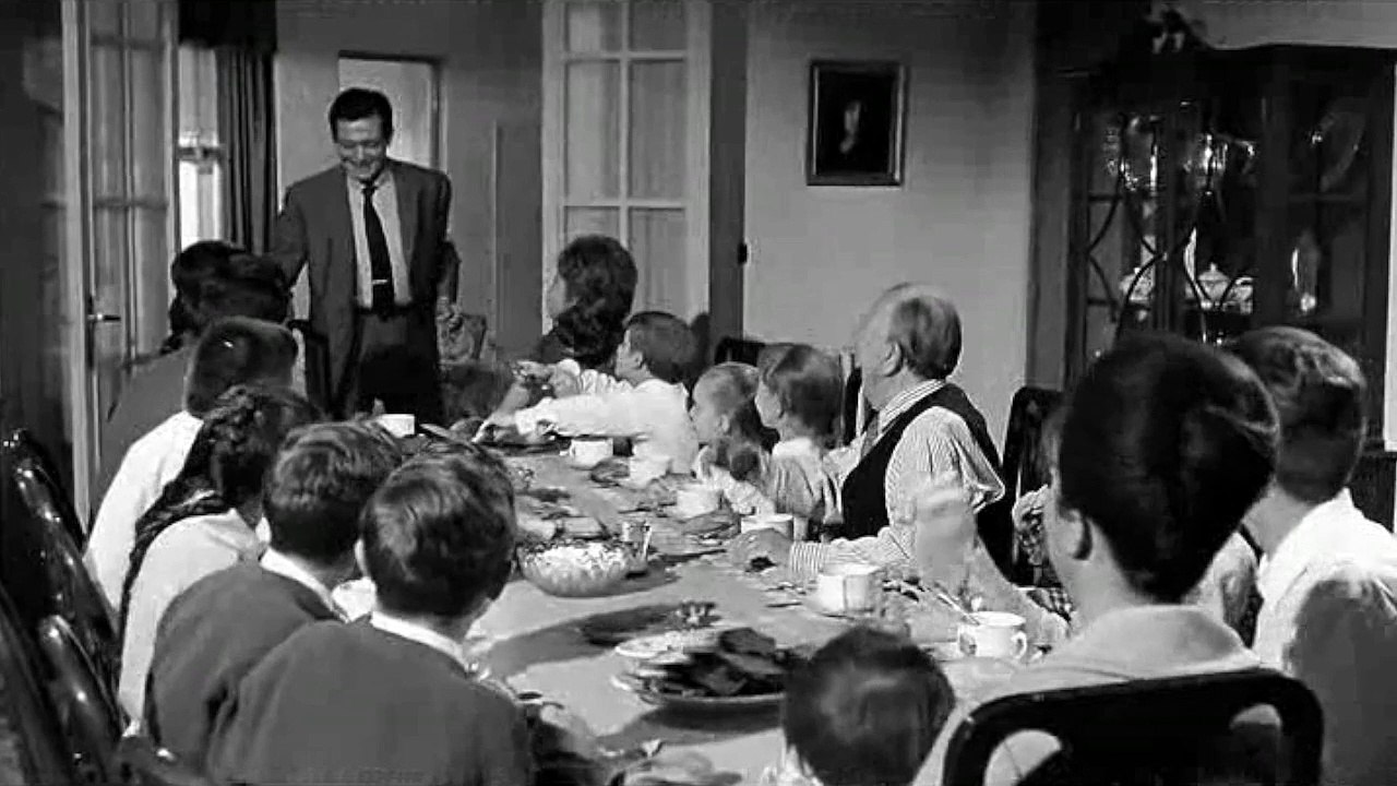 BUENOS DIAS FAMILIA - LA GRAN FAMILIA - ESCENA