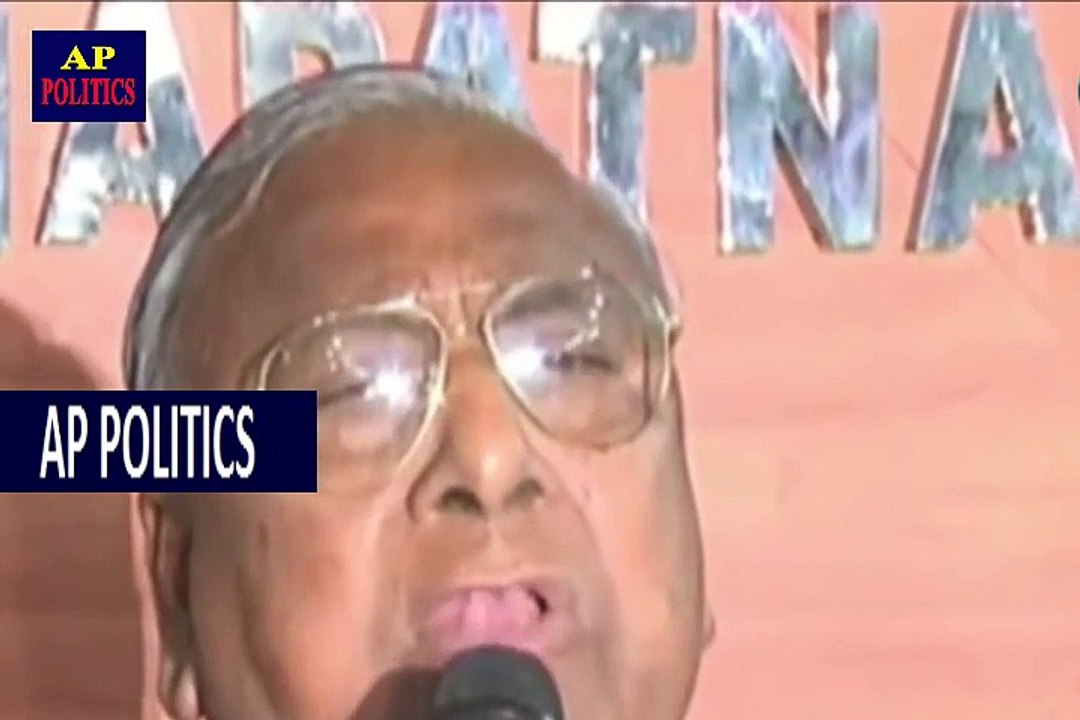 V Hanumantha Rao _ AP కోసం వెంకయ్య దుమ్ము దులిపిన హనుమంతరావు-AP Politics