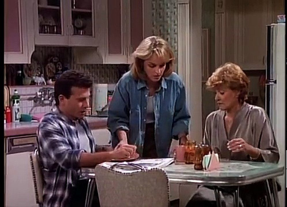 S02 E03 Bedfellows