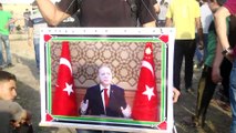 Filistinliler, Gazze sınırındaki gösterilerde Türk bayrağı ve Cumhurbaşkanı Erdoğan'ın fotoğrafını taşıdı - GAZZE