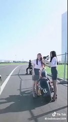 Cette fille déteste les pollueurs... Retour à l'envoyeur