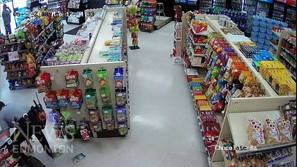 Une arrestation complètement folle dans une supérette (Canada)