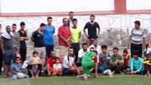 لقطة من المباراة النهائية لدوري شهداء المنصورة في مدرسة نشوان