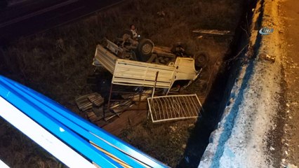 Samsun'da kamyonet şarampole yuvarlandı, yaralanan sürücü kaçtı