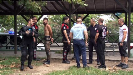 Sazlıklara saklanan kaçak midye avcıları, amfibik araçla yakalandı