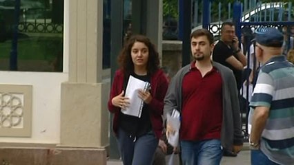 Anneden Kızına Büyük Destek...kızının Stresini Azaltmak İçin Sınava Girdi