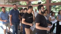 Üniversite sınavına kimi geç kaldı kimi yanlış belgeden alınmadı