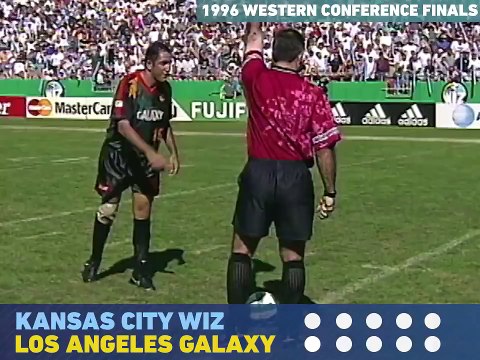 Penalty en 90 aux USA : courir et frapper ! Règles de football