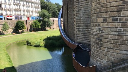 Du toboggan au château