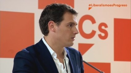 Rivera dice que Sánchez va a hacer más "dedazos" y en menos tiempo que Rajoy