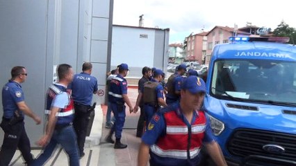 Sosyal medya hesabından ' Kefeninizi hazırlayın bu hafta lazım olacak size' diye yazan katil zanlısı  yakalandı