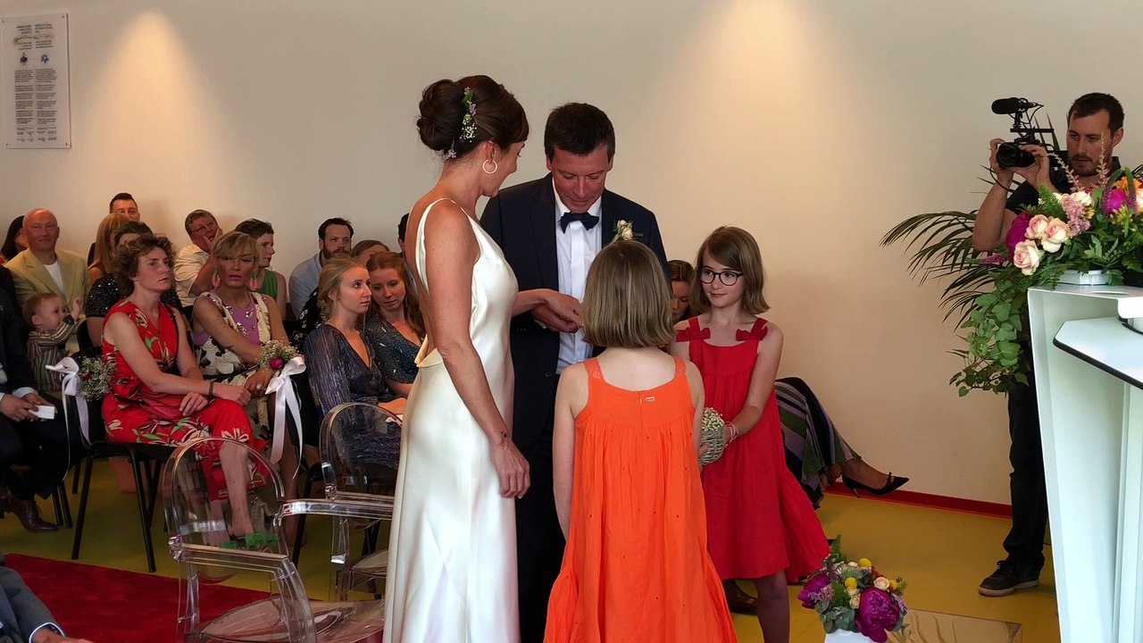 Mariage de Frédéric Daerden: l'échange des alliances