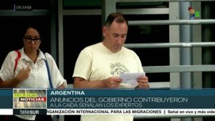 Derrumbe de la bolsa y subida del dólar agrava crisis en Argentina