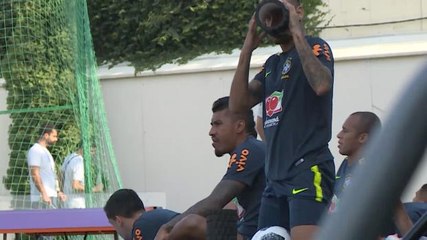 Neymar Tampak Santai Di Sesi Latihan Jelang Laga Melawan Meksiko