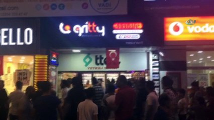 Yozgat’ta kontrolden çıkan otomobil iş yerine daldı