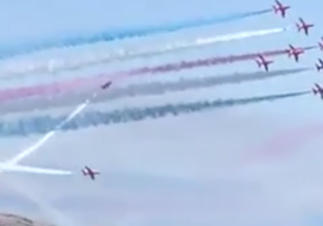 Red Arrows Put on Dazzling Display at National Armed Forces Day