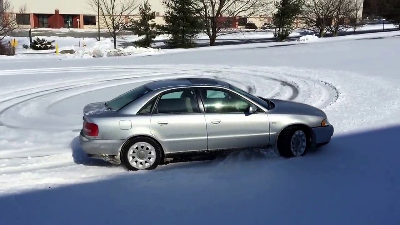 Audi A4 B5 1.8t Turbo vs Snow in action