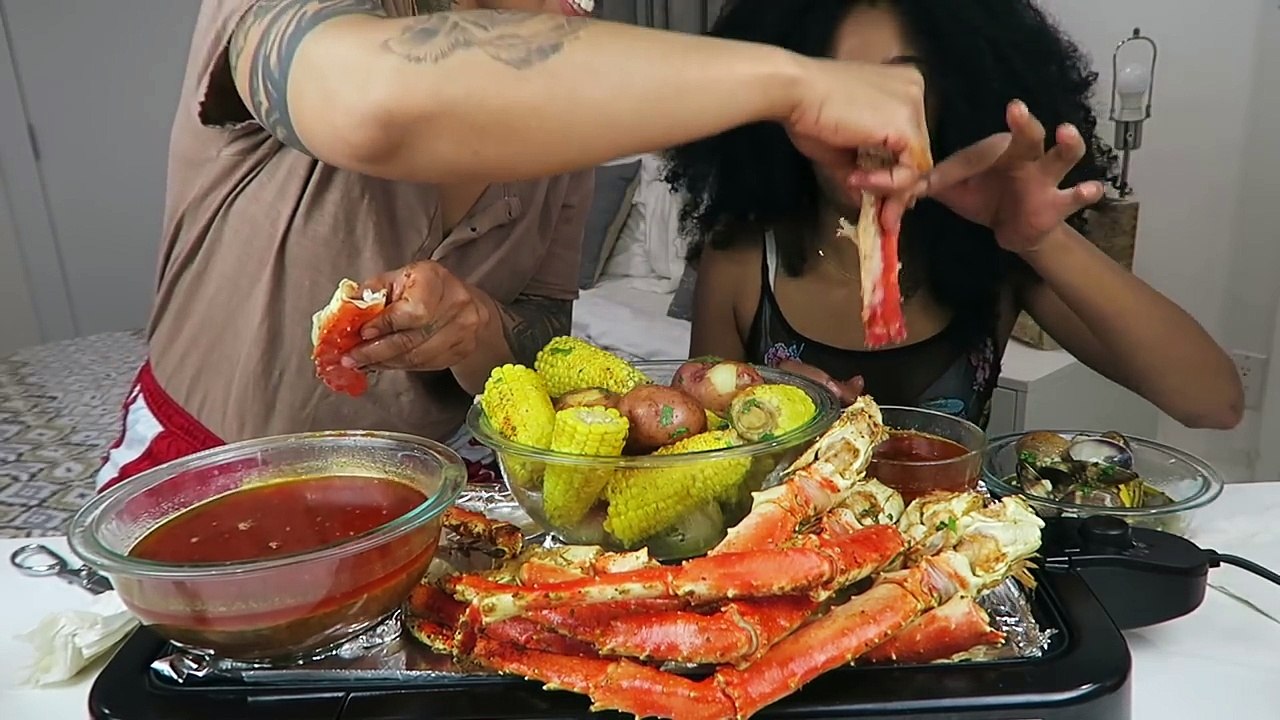 KING CRAB MUKBANG! (with clams, corn and potatoes)