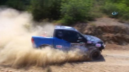 Virajı Alamayan Offroad Sporcusu Aracıyla Böyle Takla Attı