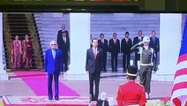Perdana Menteri, Tun Dr Mahathir Mohamad diberikan sambutan negara di Istana Presiden, di Bogor, pagi ini sempena lawatan rasmi dua hari ke Indonesia.